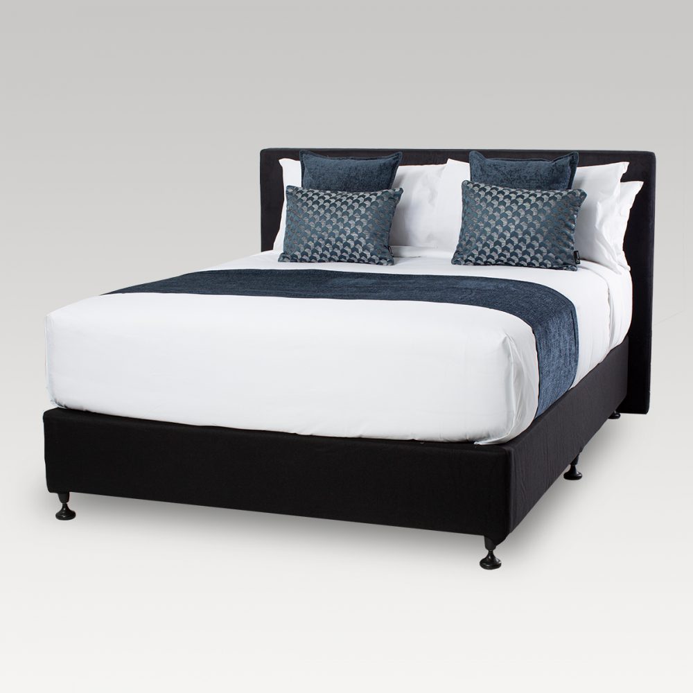Image of DreamTicket Oxford Bed Runner - Korora
