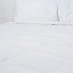 Image of DreamGreen Snug Quilt - White