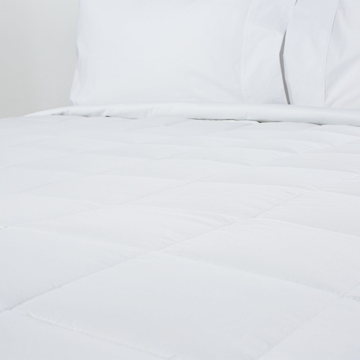 Image of Dreamticket Snug Quilt White