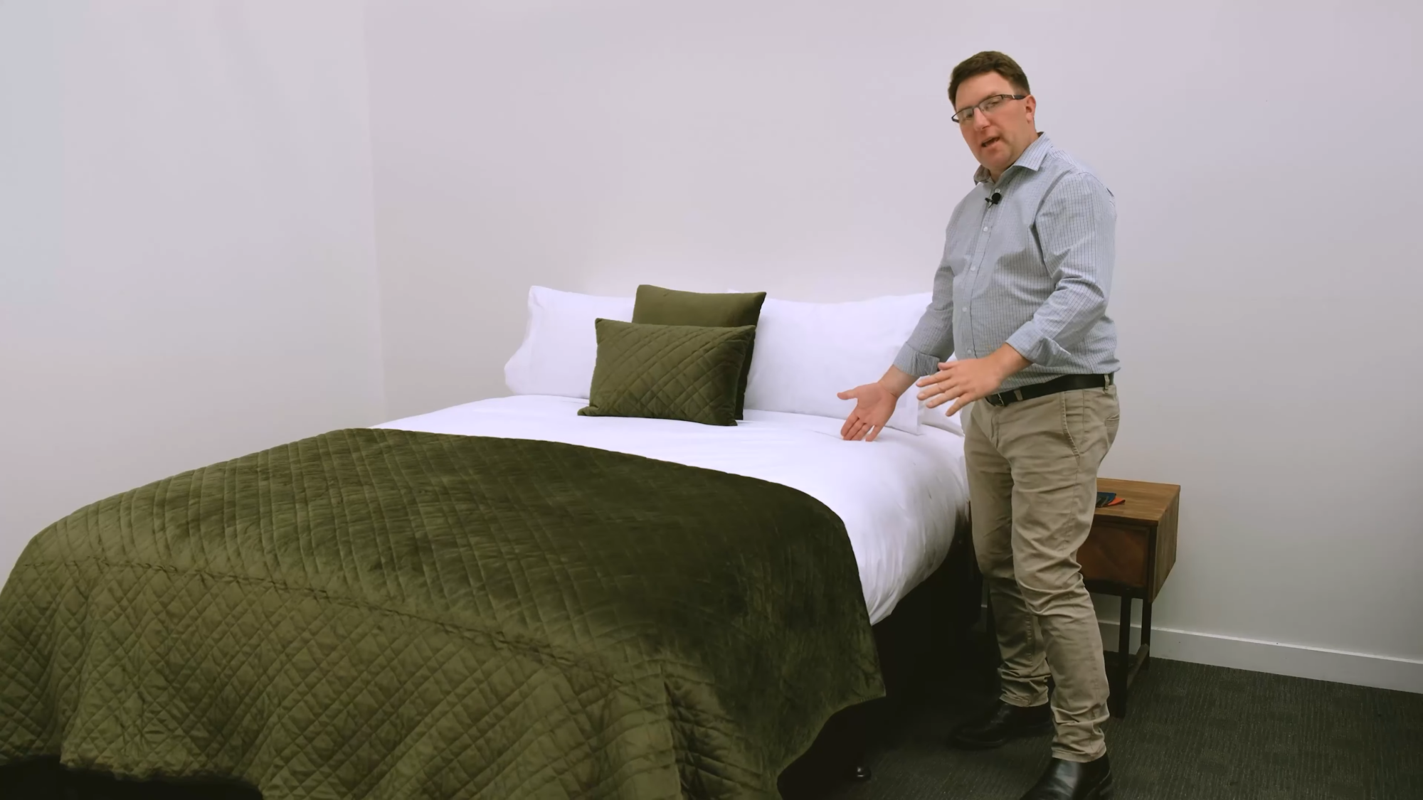 Dreamticket Verve Quilted Coverlet 0-46 screenshot